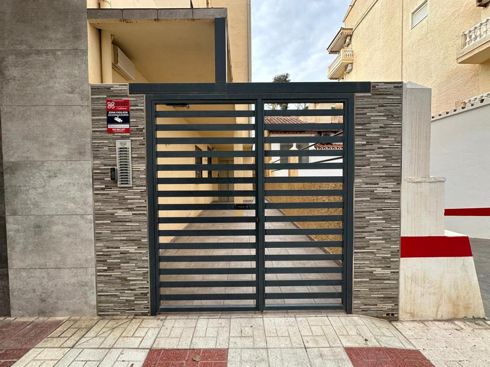 Apartment Ama611 - Terraza, Wifi, Playa La Carihuela A 100 Metros Torremolinos